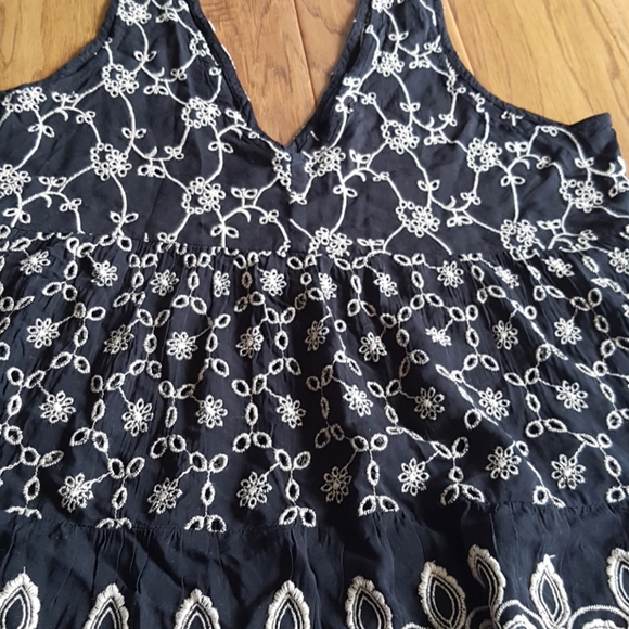 American Eagle Outfitters Eyelit Black Tank Size M - Picture 3 of 9